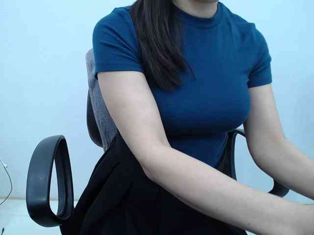 Lady-Young webcam