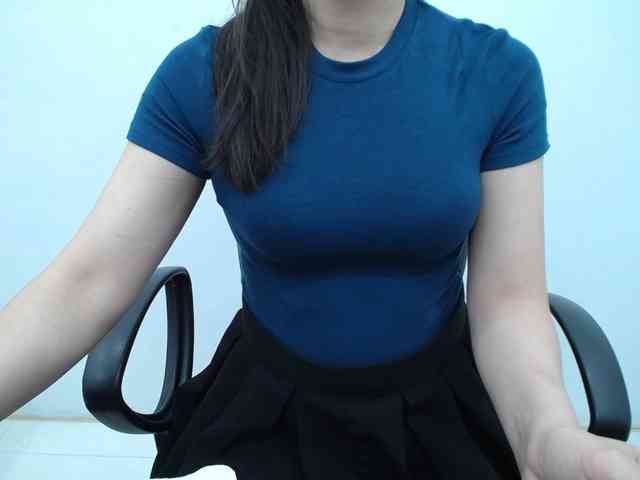Lady-Young webcam