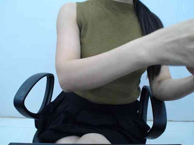 Lady-Young webcam
