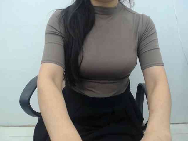 Lady-Young webcam