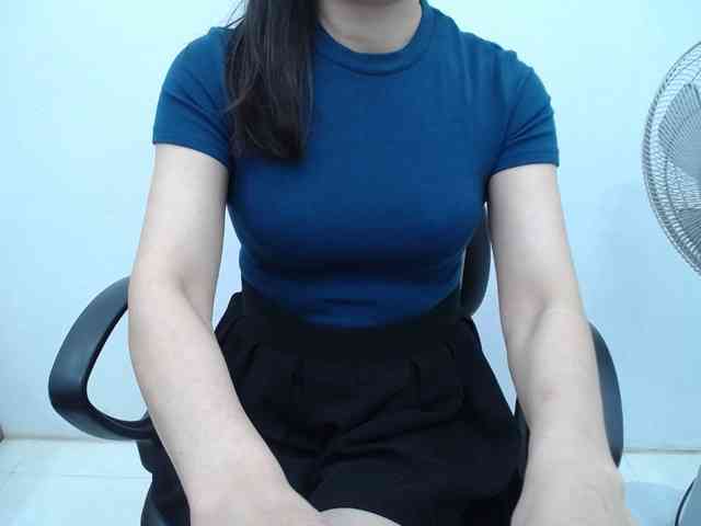 Lady-Young webcam