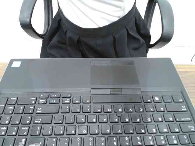 Lady-Young webcam