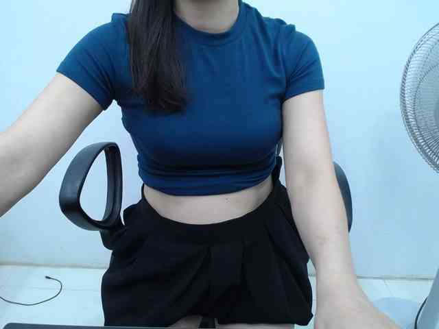 Lady-Young webcam