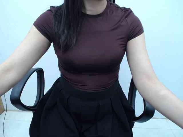 Lady-Young webcam
