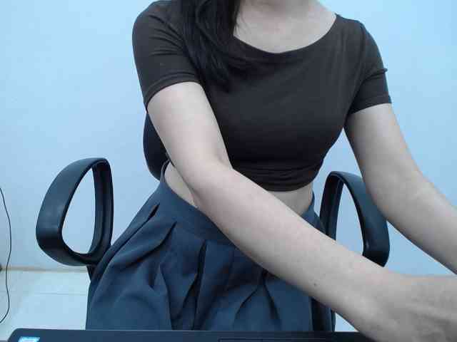 Lady-Young webcam