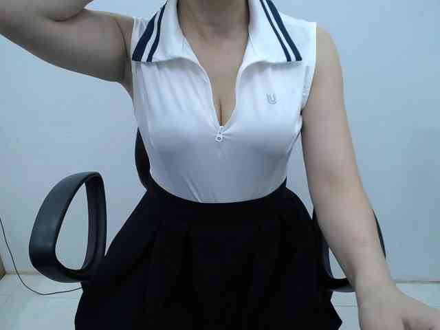 Lady-Young webcam