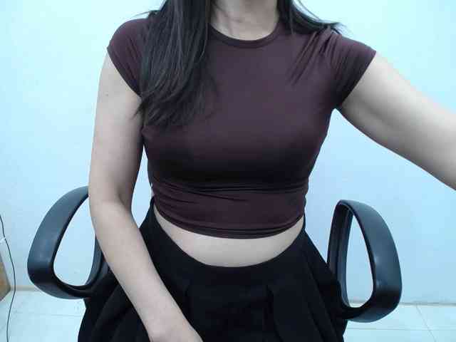 Lady-Young webcam