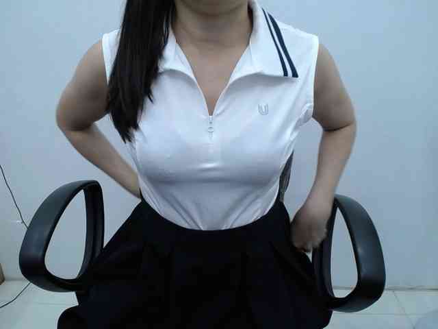 Lady-Young webcam