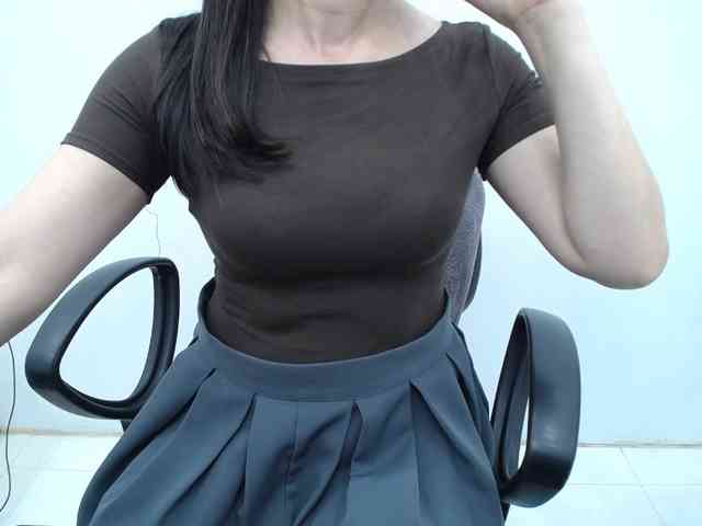 Lady-Young webcam