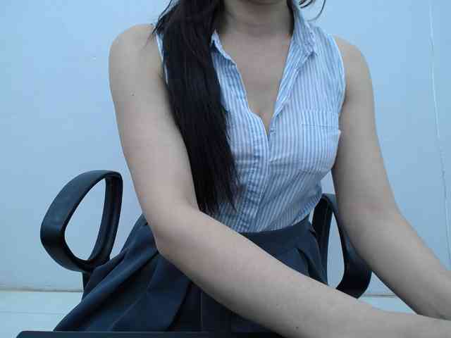 Lady-Young webcam