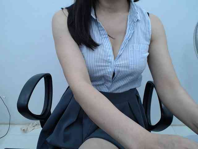 Lady-Young webcam
