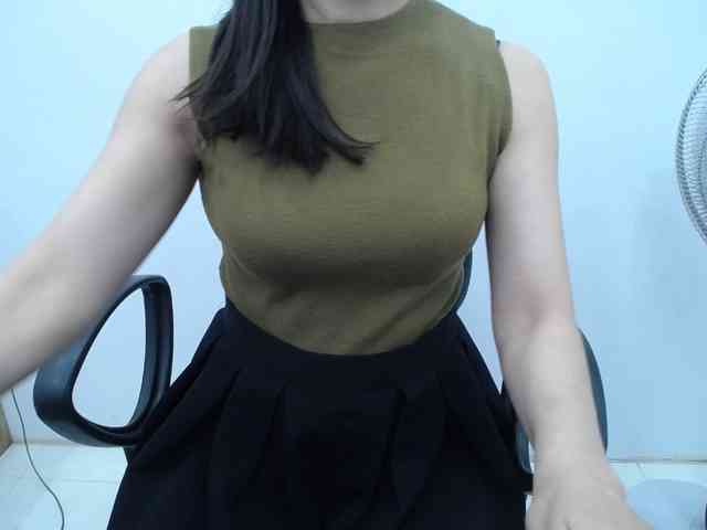 Lady-Young webcam