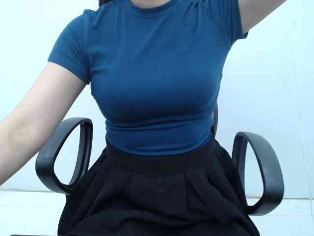 Lady-Young webcam