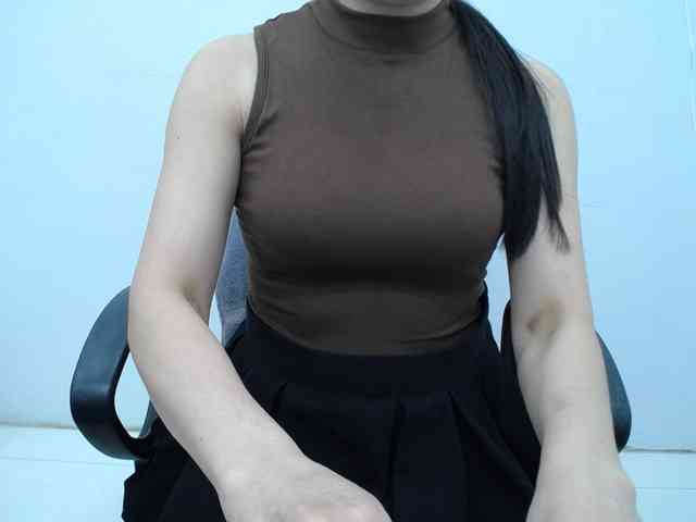 Lady-Young webcam