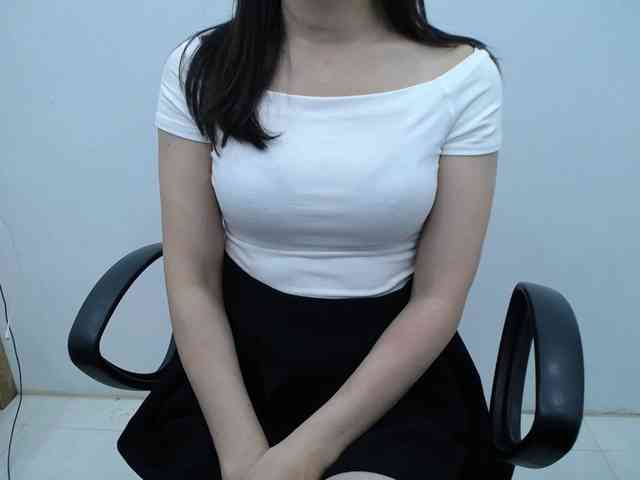 Lady-Young webcam