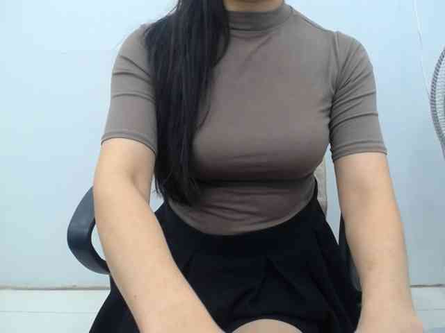 Lady-Young webcam