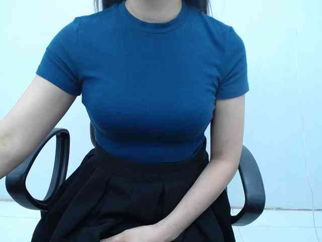Lady-Young webcam