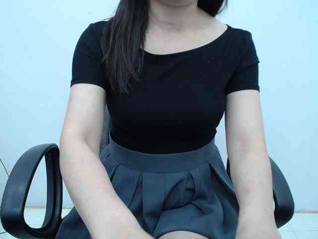 Lady-Young webcam