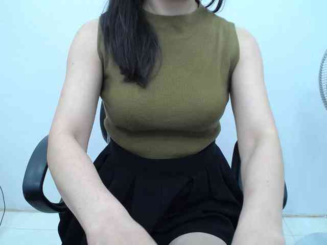 Lady-Young webcam
