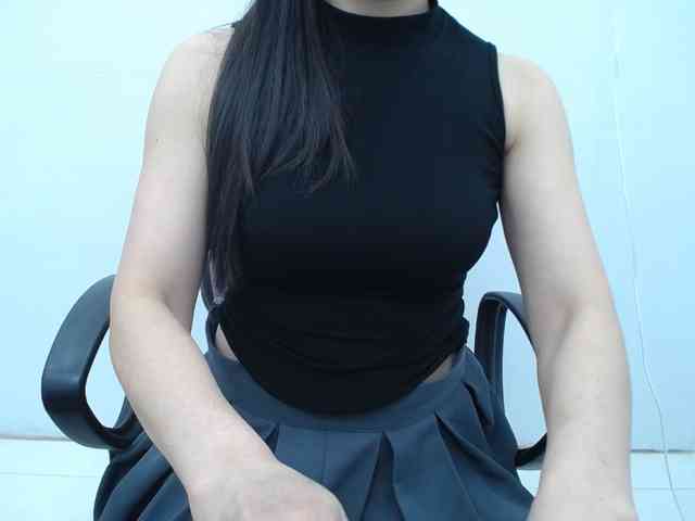 Lady-Young webcam