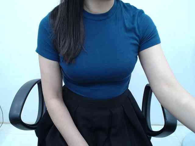 Lady-Young webcam
