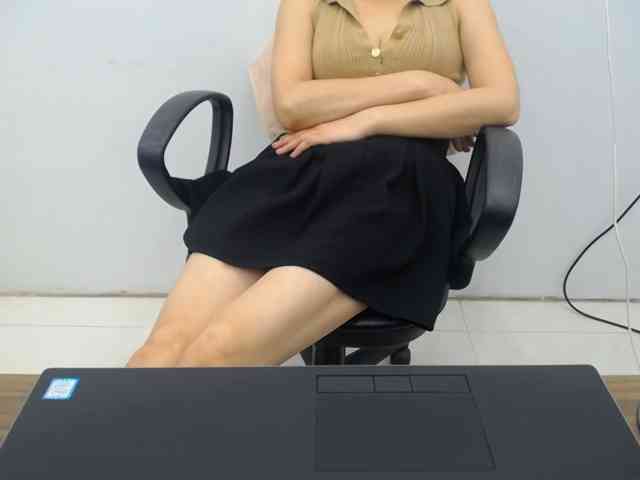 Lady-Young webcam