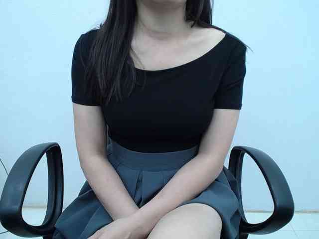 Lady-Young webcam