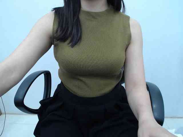 Lady-Young webcam