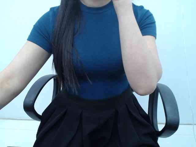 Lady-Young webcam