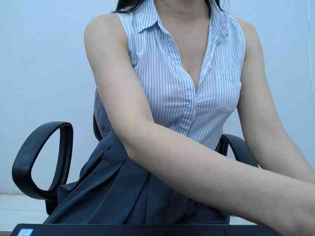 Lady-Young webcam