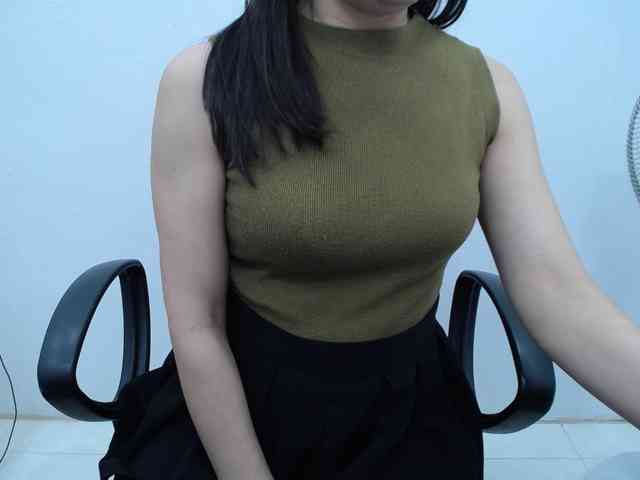 Lady-Young webcam