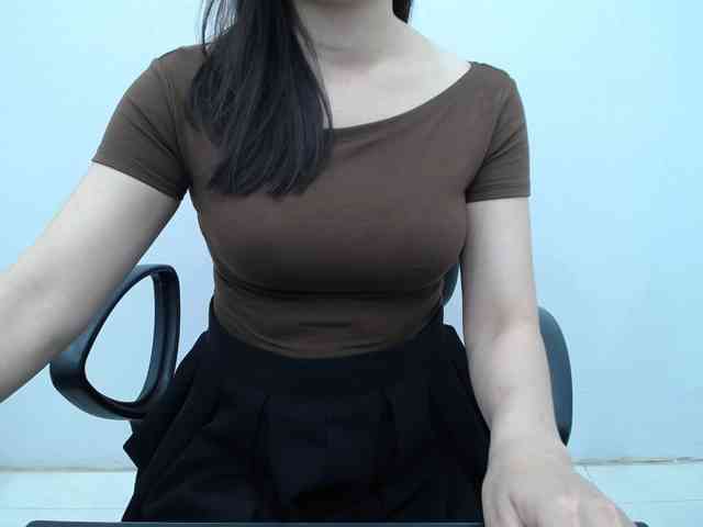 Lady-Young webcam