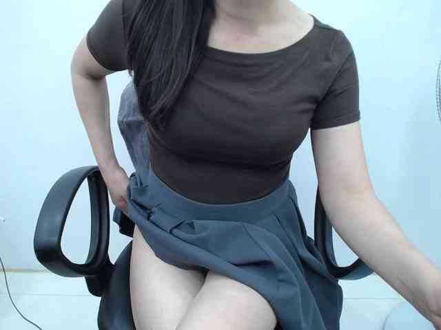 Model: Lady-Young
