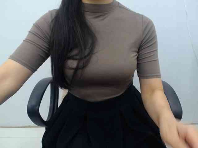 Lady-Young webcam