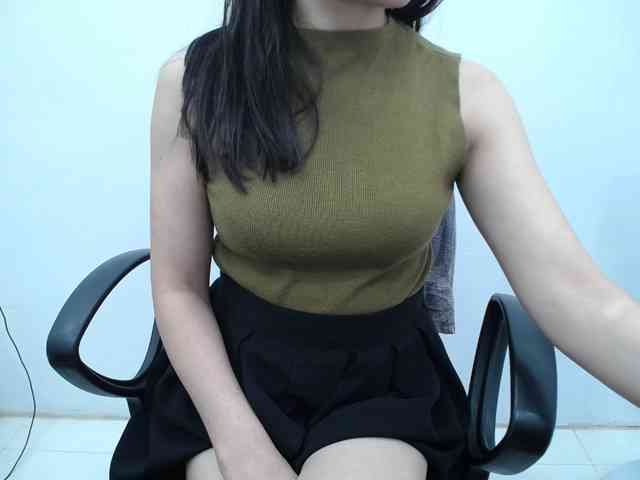Lady-Young webcam
