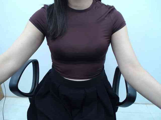 Model: Lady-Young