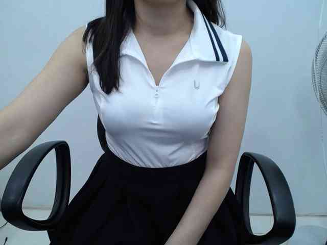 Lady-Young webcam