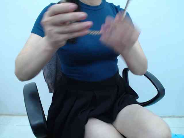 Lady-Young webcam