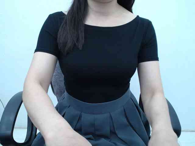 Lady-Young webcam