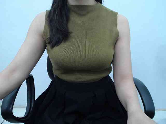 Lady-Young webcam