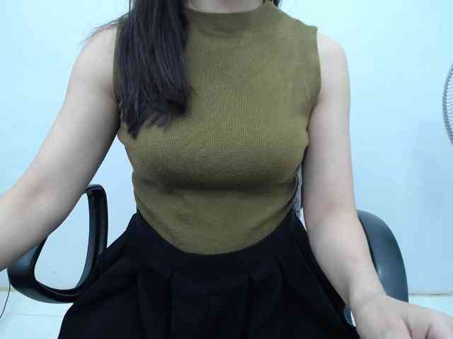 Lady-Young webcam