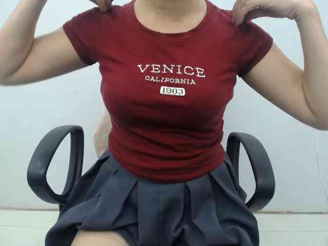 Lady-Young webcam