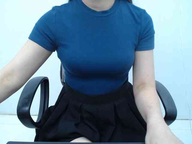 Lady-Young webcam