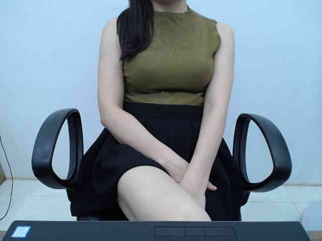 Lady-Young webcam