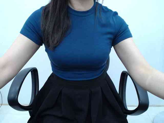 Lady-Young webcam