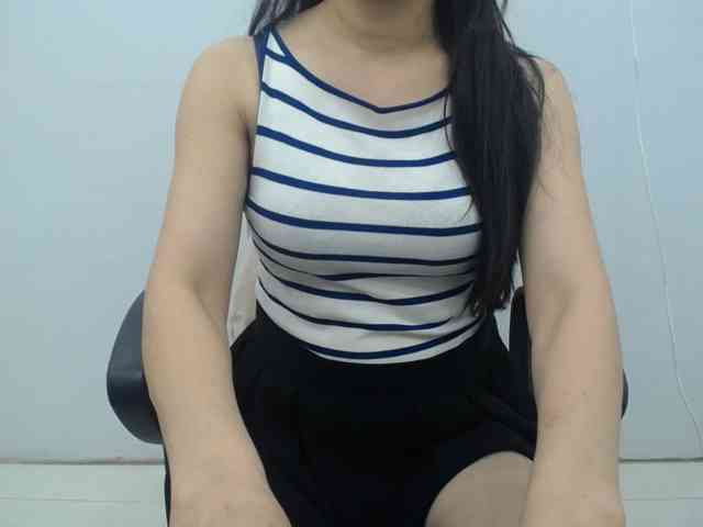 Lady-Young webcam