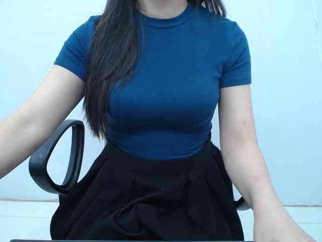 Lady-Young webcam