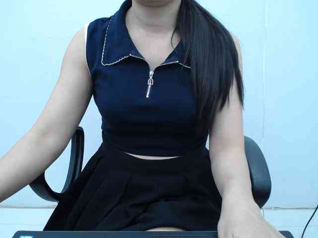 Lady-Young webcam
