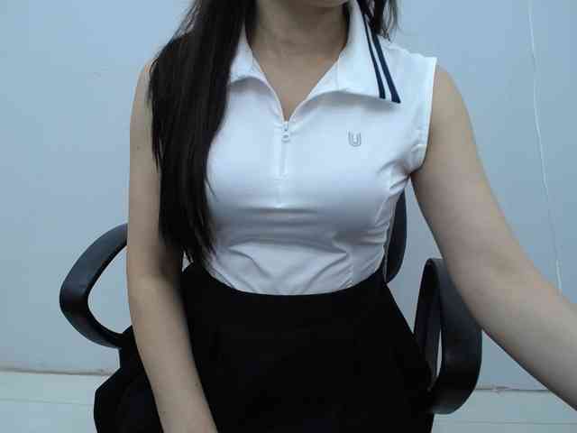 Lady-Young webcam