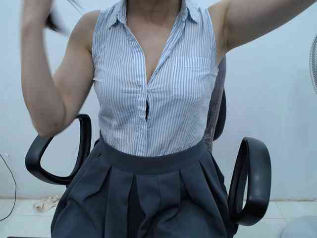 Lady-Young webcam